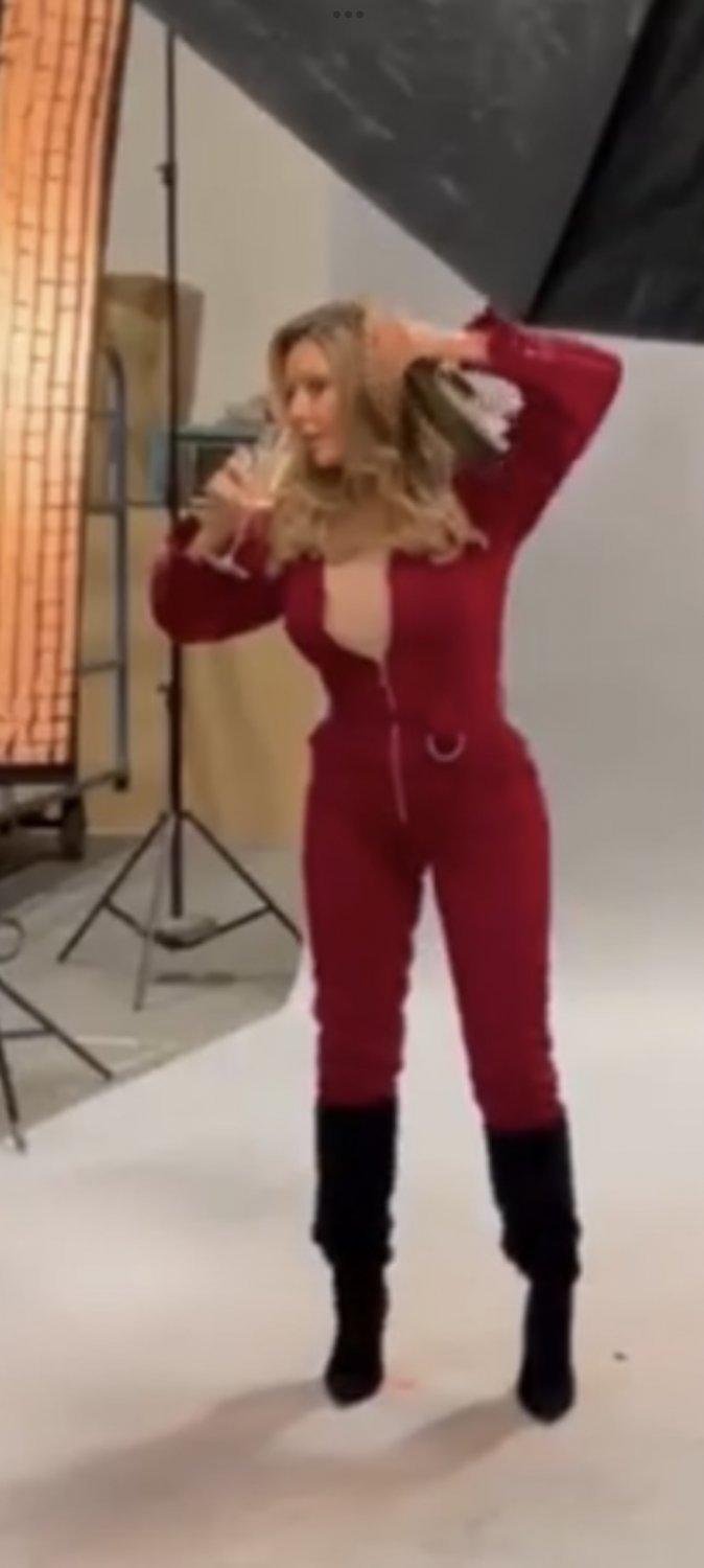 Carol Vorderman #BYbmwfBm