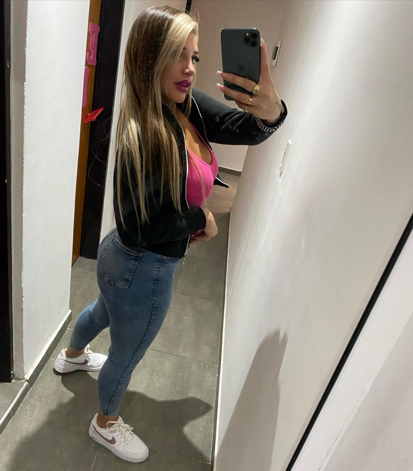 hot blonde #YbIv3aXg
