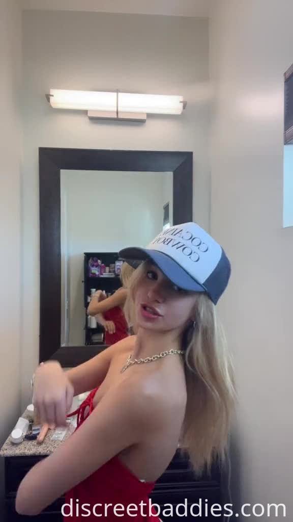 Hey!! Just caught her on camera #OaKNv2yB